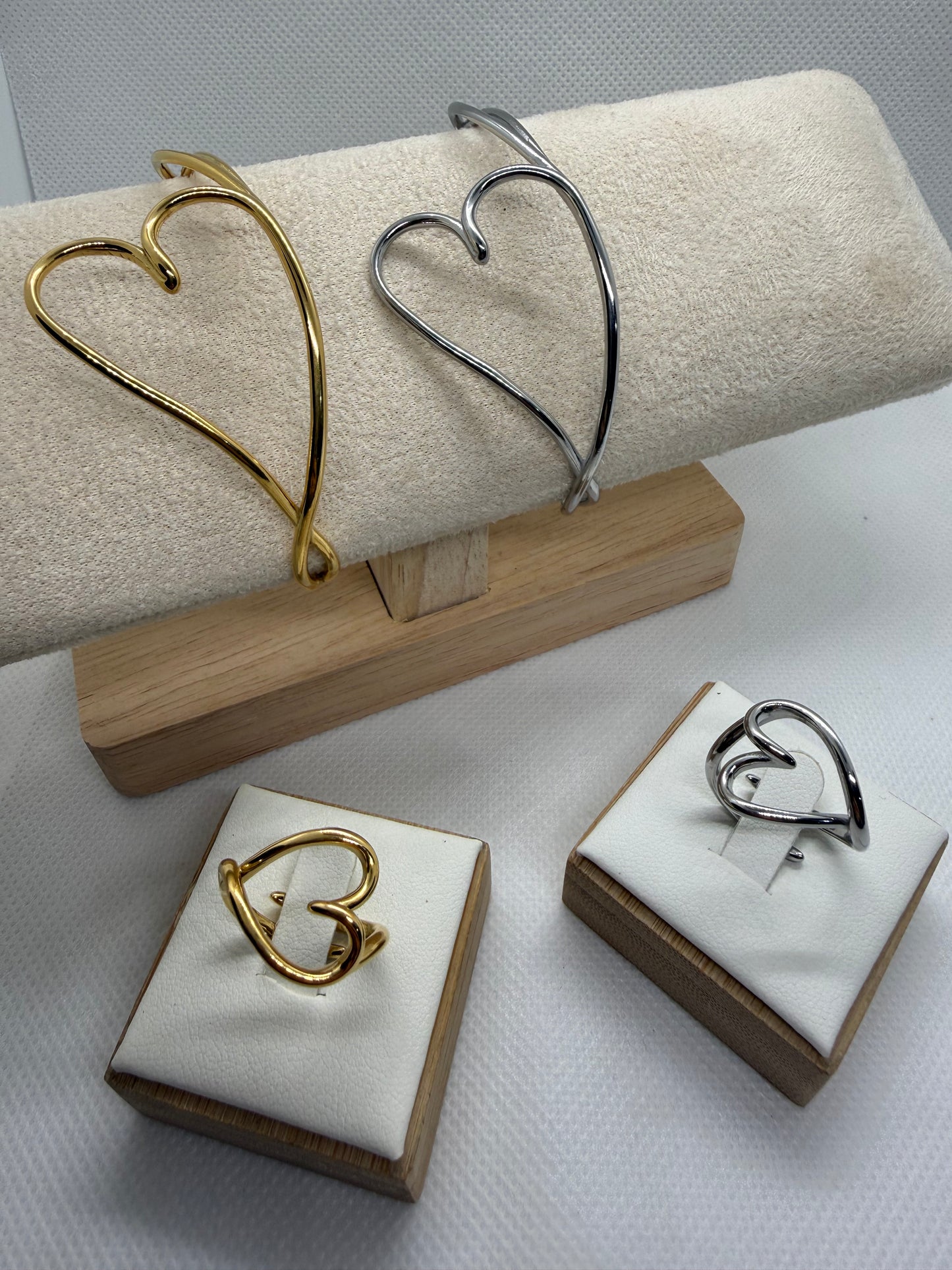 Anello love ondulato