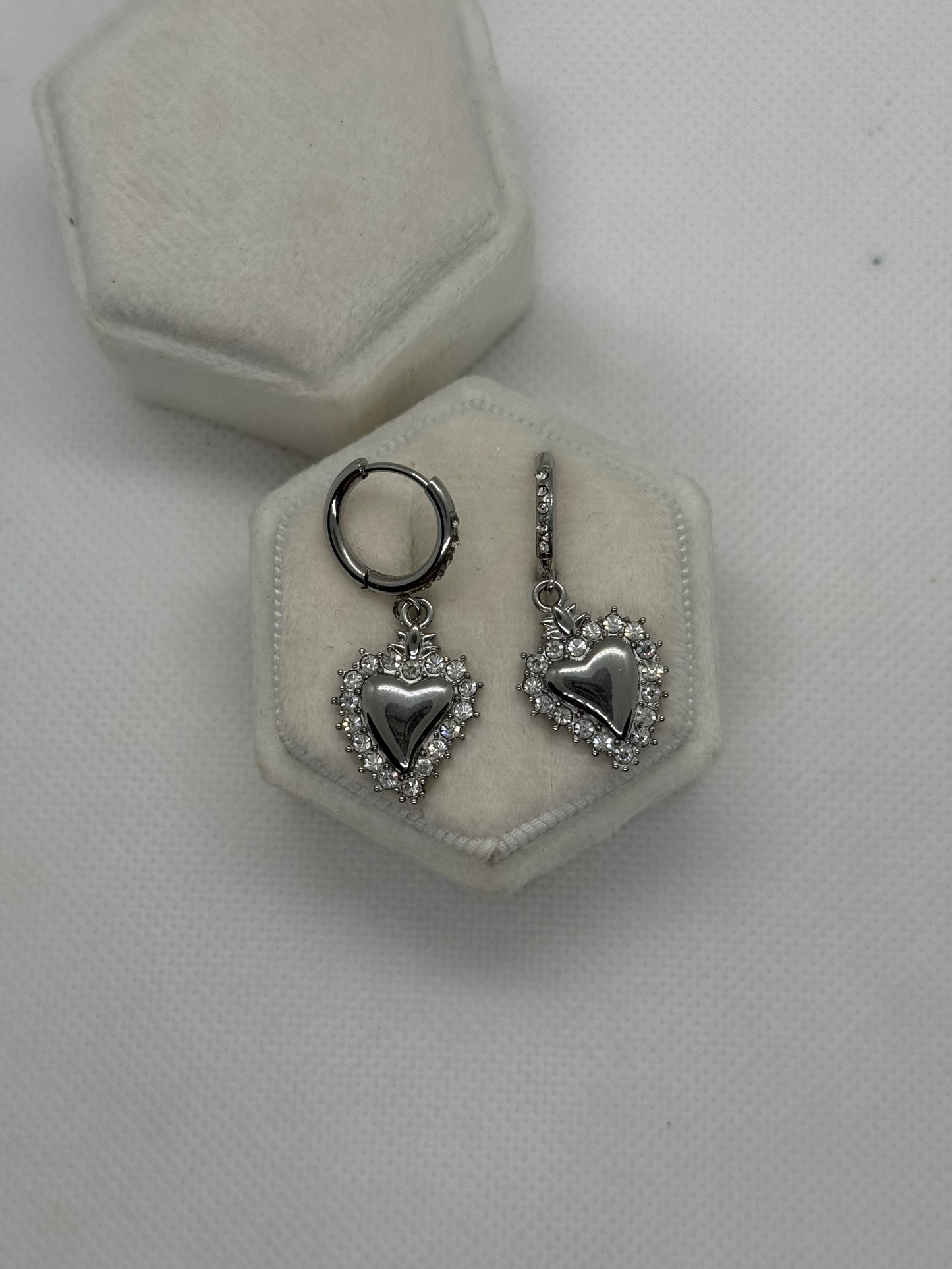 Orecchini Cerchietto Cuore Sacro