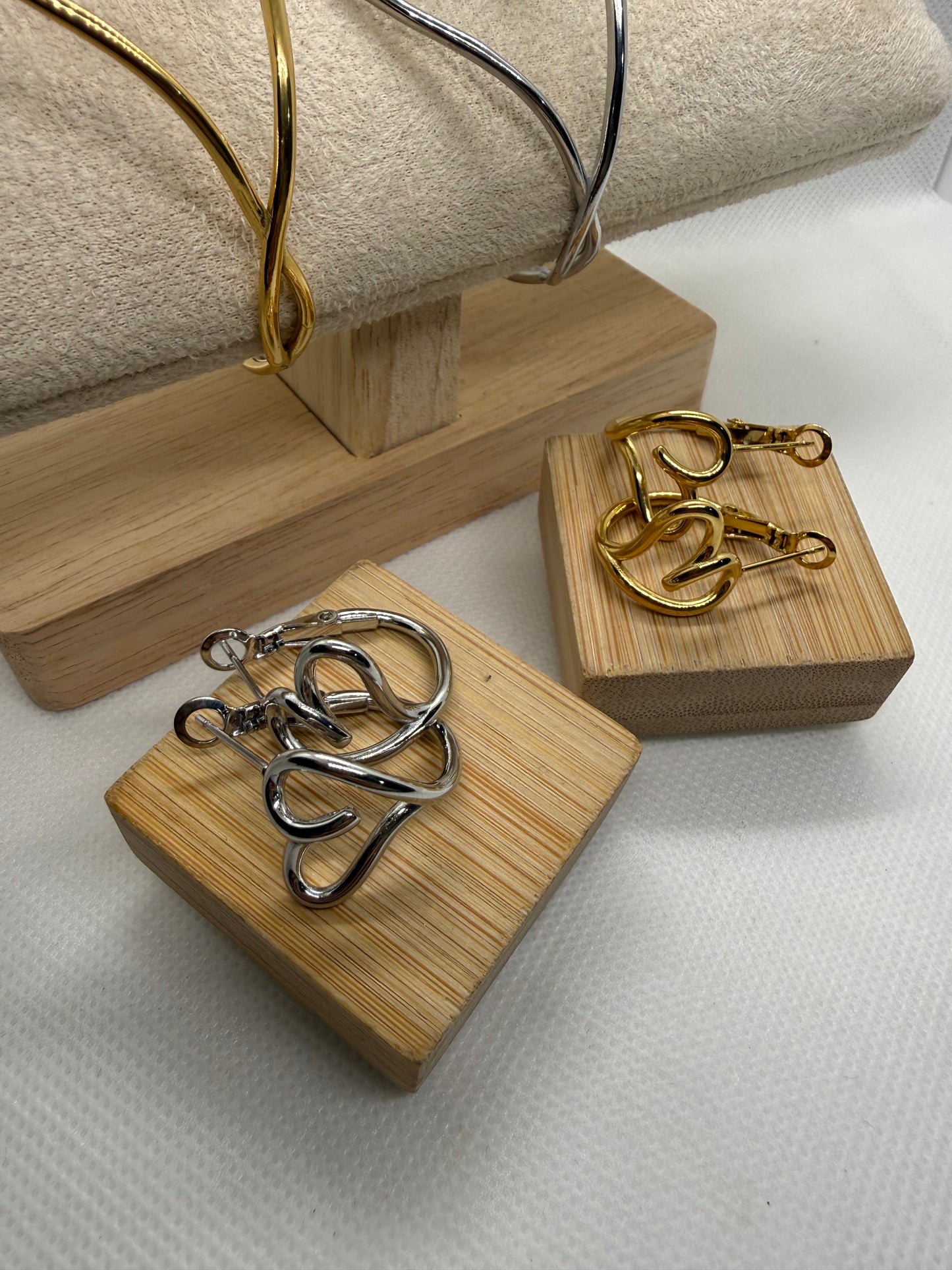 Orecchini love ondulato