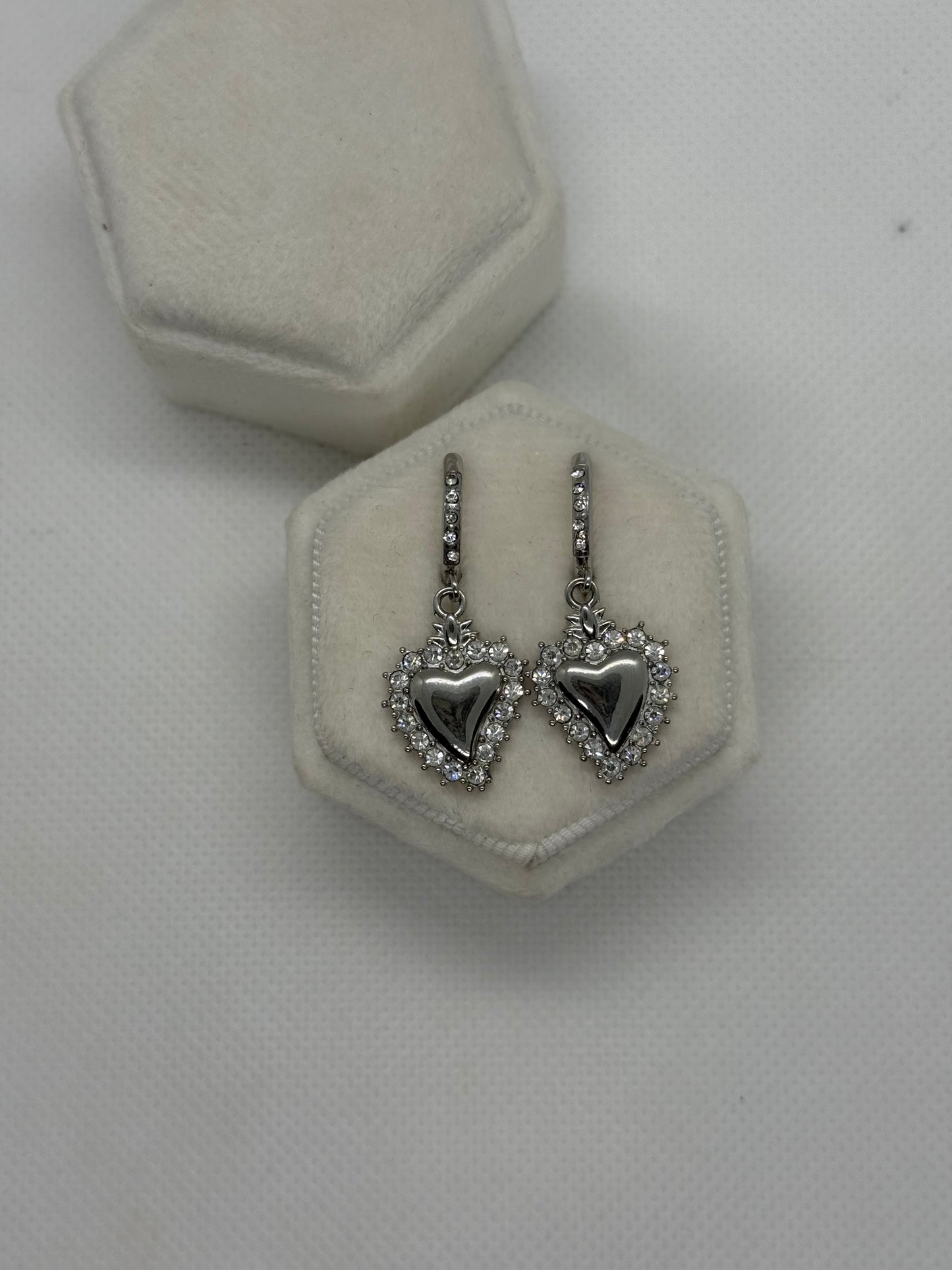 Orecchini Cerchietto Cuore Sacro