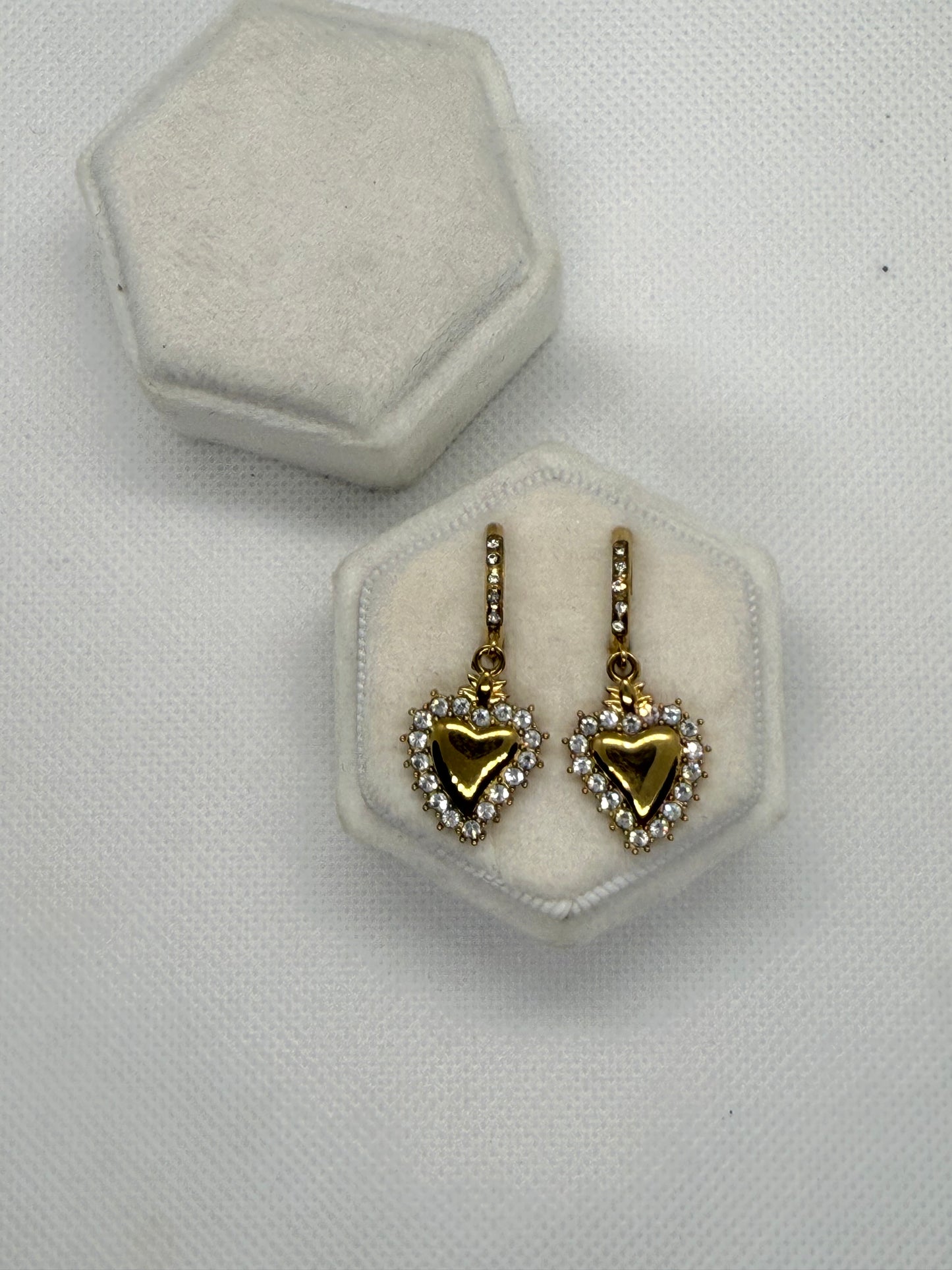 Orecchini Cerchietto Cuore Sacro